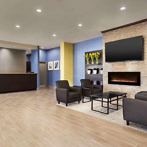 Travelodge By Wyndham Toronto East